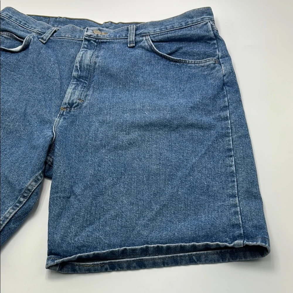 Wrangler Originals Men's Blue Jean Shorts 38 Waist Relaxed Fit Denim Button Zip